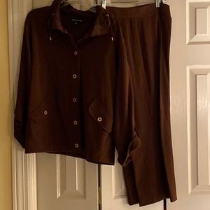 Nice brown knit JNY pantsuit